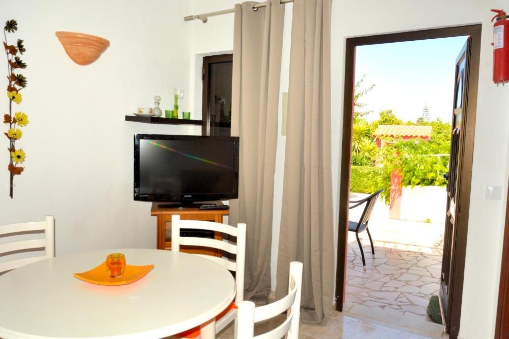 Casa Da Horta, Vale Carro Olhos De Agua Apartment อัลบูเฟรา ภายนอก รูปภาพ